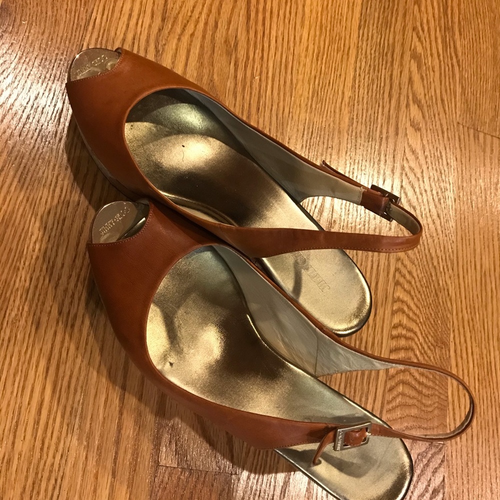 Shoes - Picture 4 of 5